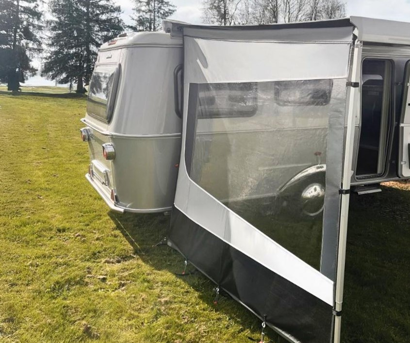 Isabella – Eriba Touring Wind Side
